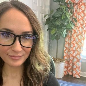 Meet your Posher, Rhea